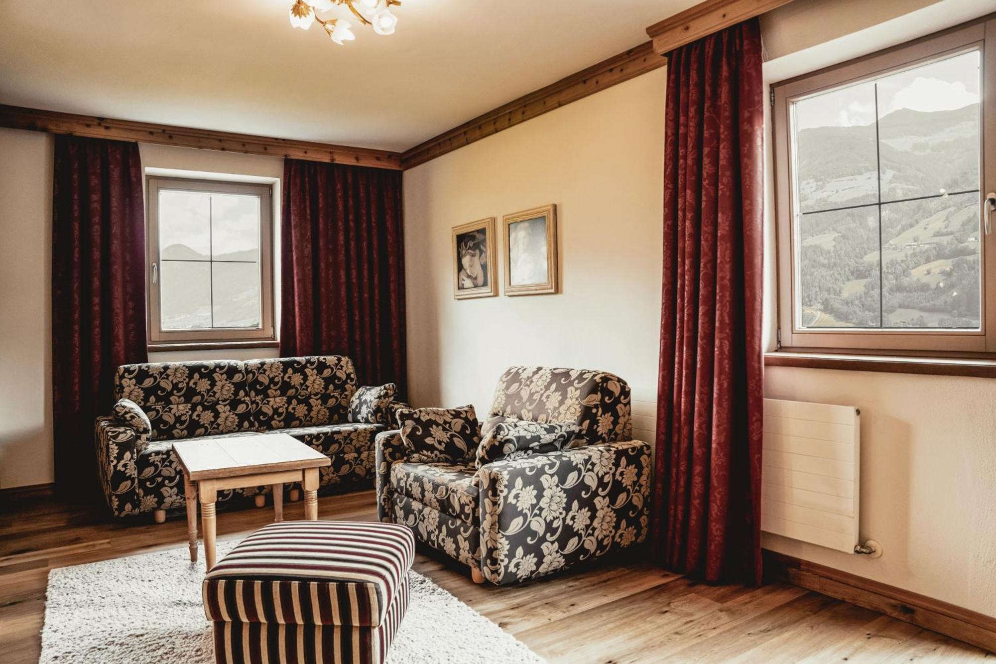 Hotel Held Fügen Esterno foto